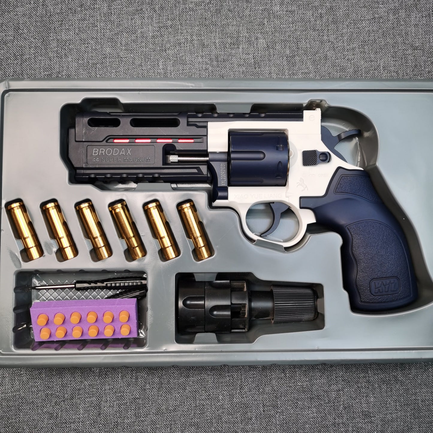 Umarex Brodax Shell Ejecting Revolver Toy